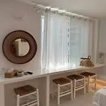 Eleni I *